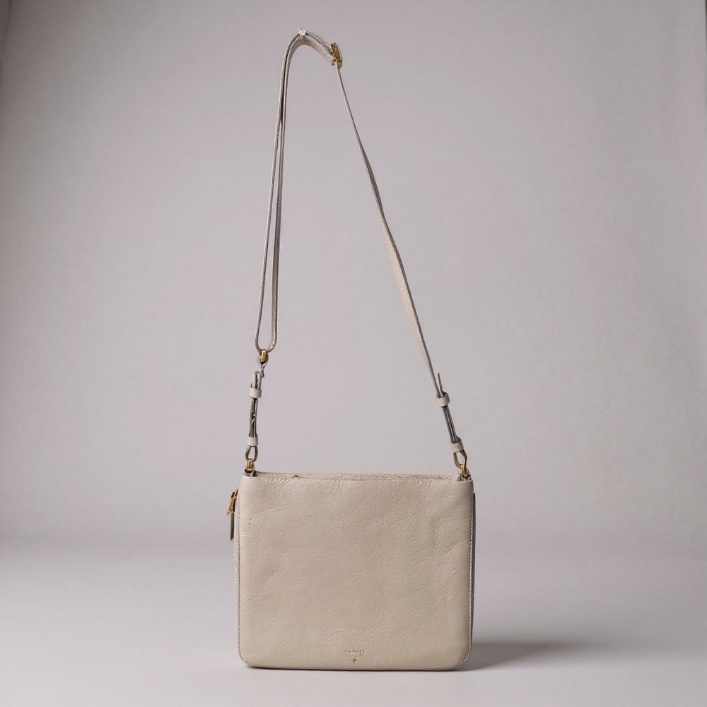 🤍 Fossil White Leather Pebbled Crossbody Purse – Minimalist Classic